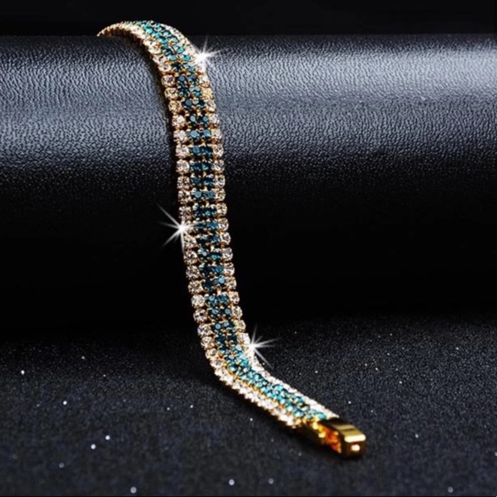 Elegant Blue and Gold Crystal Bracelet with Minimalist Design
